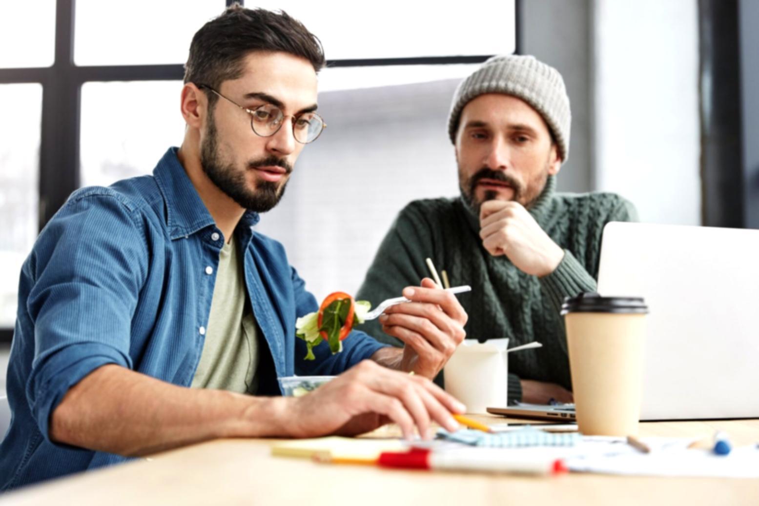 Teamarbeit bei raventhosiq Finanzberatung
